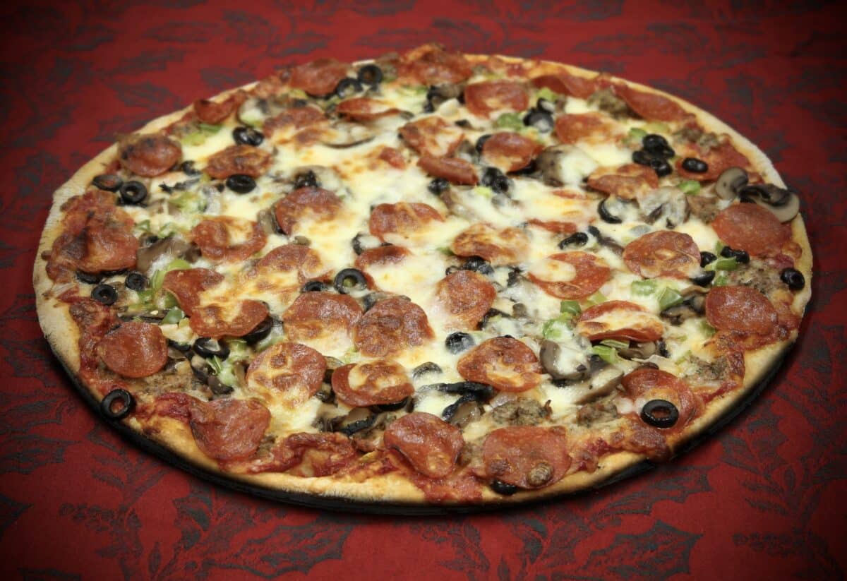 EBA (Everything But Anchovies) Cheese, Sausage, Pepperoni, Mushrooms, Onions, Green Peppers, & Black Olives