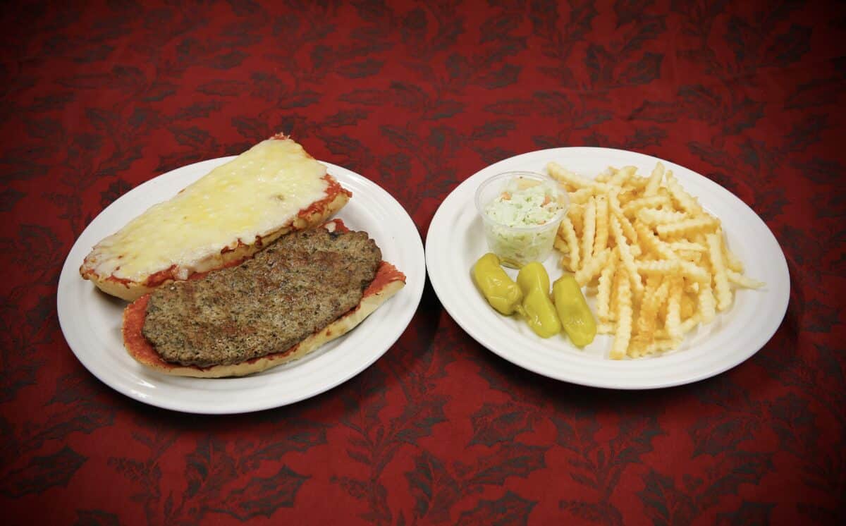 Italian Sausage Sandwich Deluxe Combo